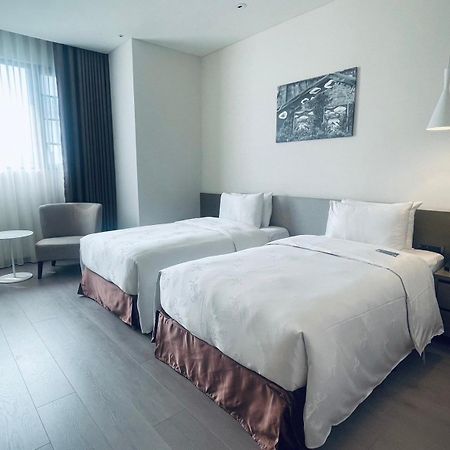 Golden Tulip Glory Fine Hotel Đài Nam Ngoại thất bức ảnh