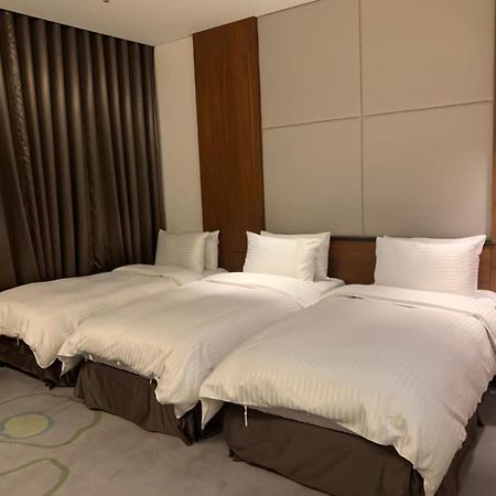 Golden Tulip Glory Fine Hotel Đài Nam Ngoại thất bức ảnh