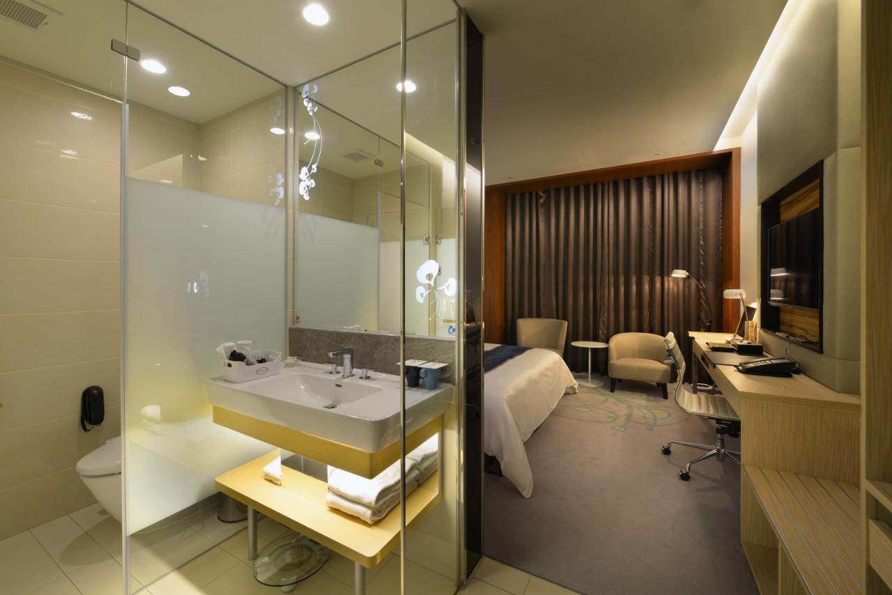 Golden Tulip Glory Fine Hotel Đài Nam Ngoại thất bức ảnh