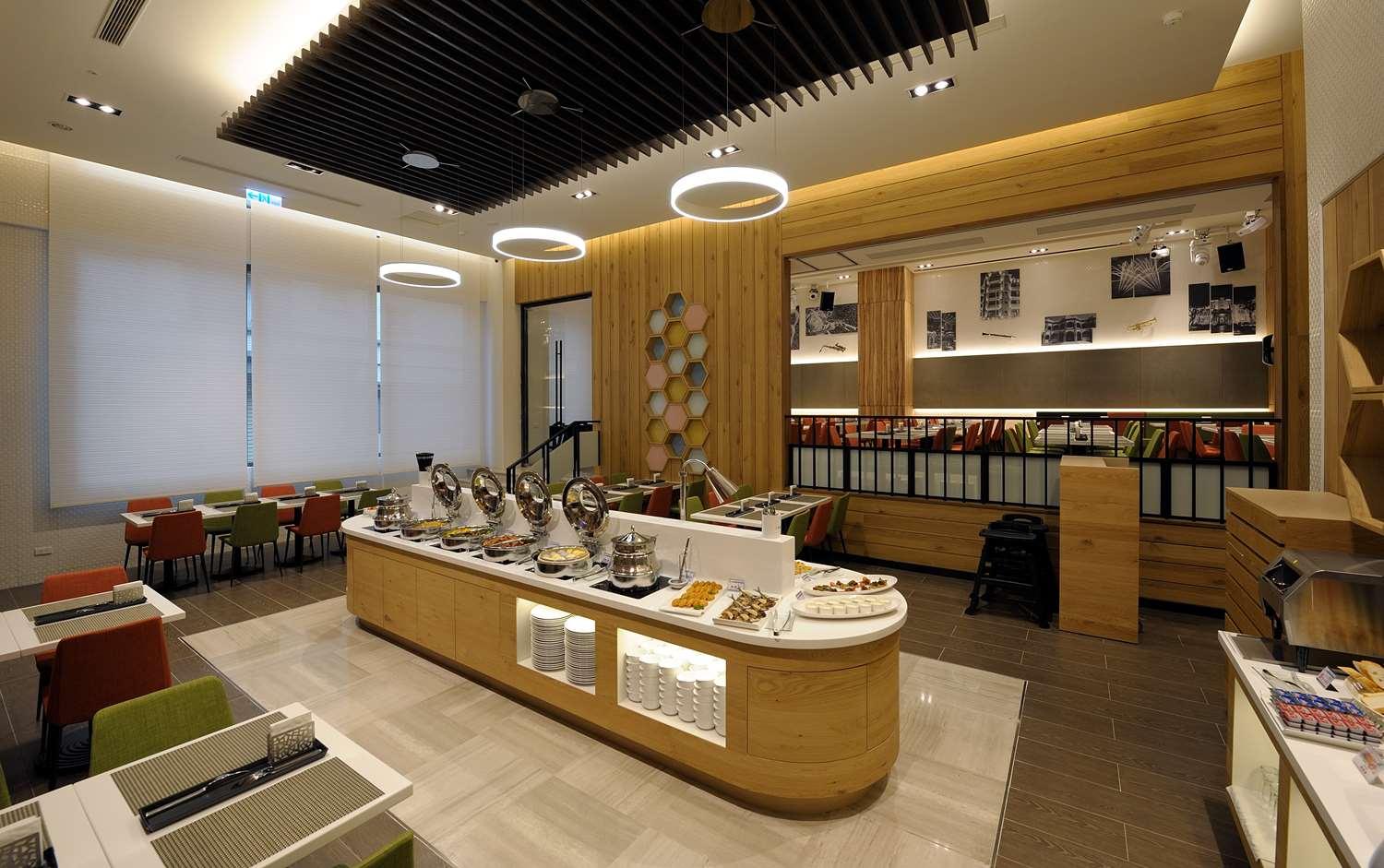 Golden Tulip Glory Fine Hotel Đài Nam Ngoại thất bức ảnh