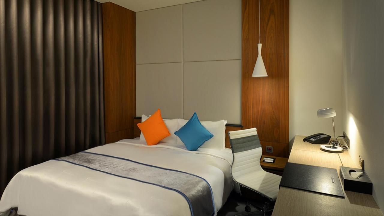 Golden Tulip Glory Fine Hotel Đài Nam Ngoại thất bức ảnh